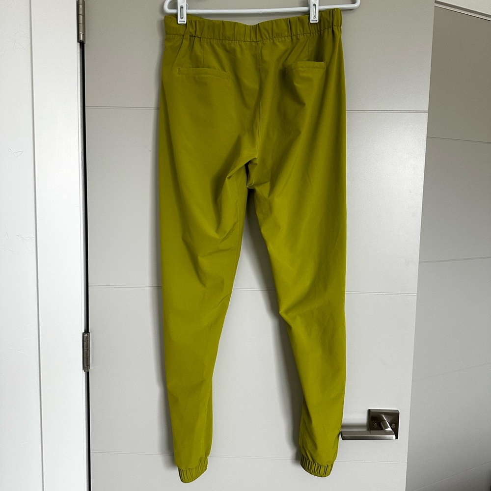Medium Long Pea Green Jetsetters